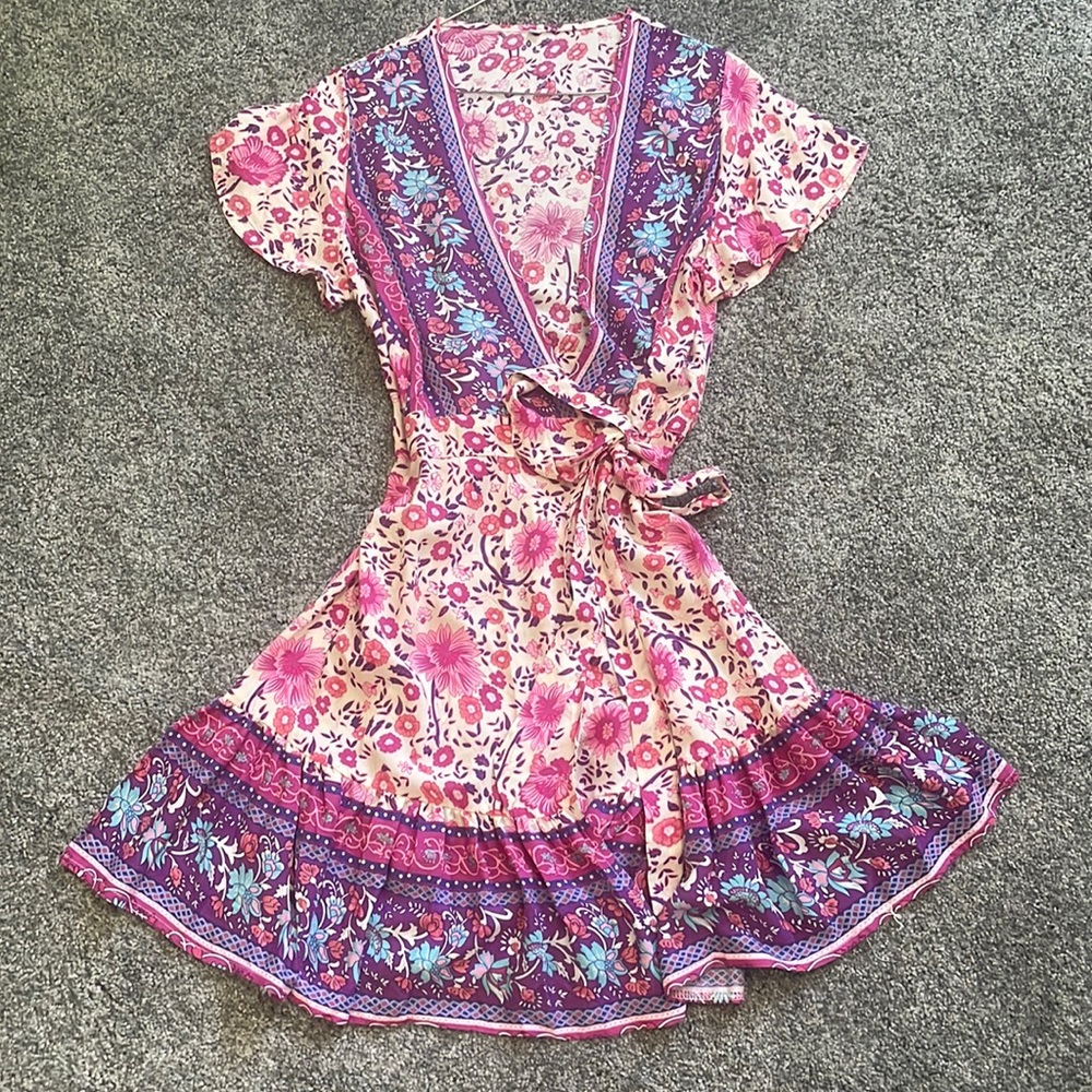 Boutique Pink Purple Floral Border Print Wrap Mini Dress Flutter Sleeve Boho⁠ S